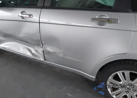 2011 Ford Focus Sel z USA, uszkodzony, nr VIN 1FAHP3HN7BW204932